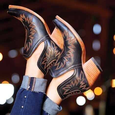 Phoenix PO - Promo Spot 1 - Now Open: Ariat ariat_promo_d4_20191115150213.jpg