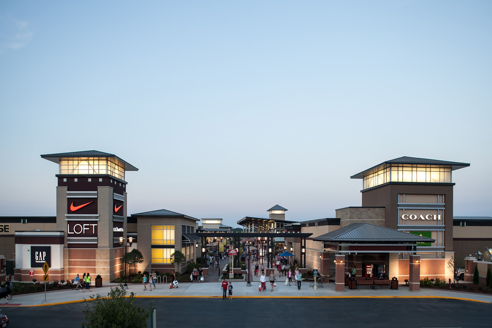 Do Business at St. Louis Premium Outlets®, a Simon Property.