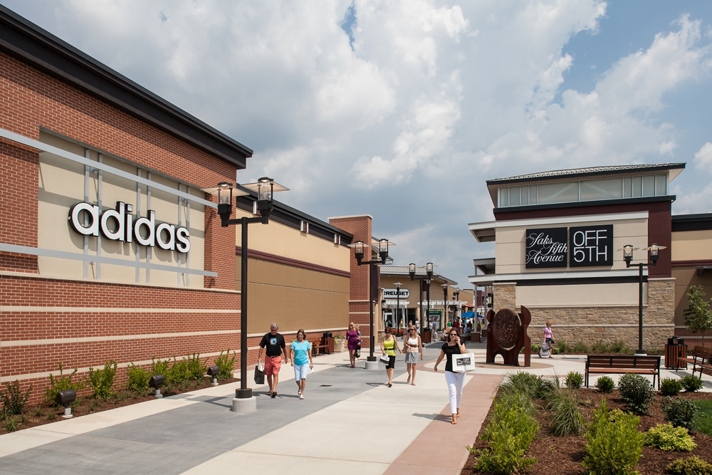 adidas outlet premium outlets