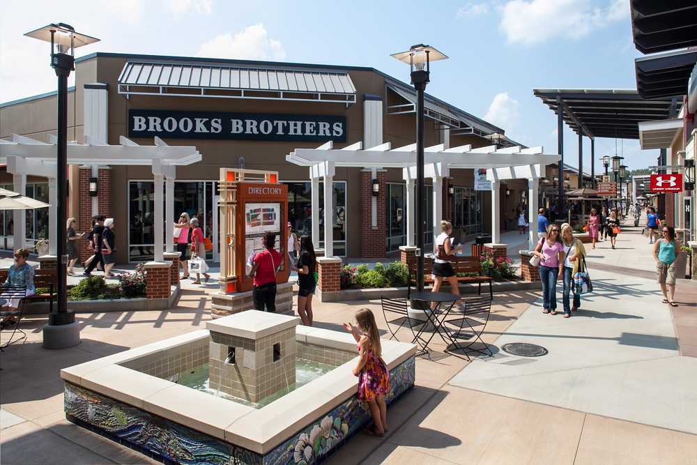 Do Business at St. Louis Premium Outlets®, a Simon Property.