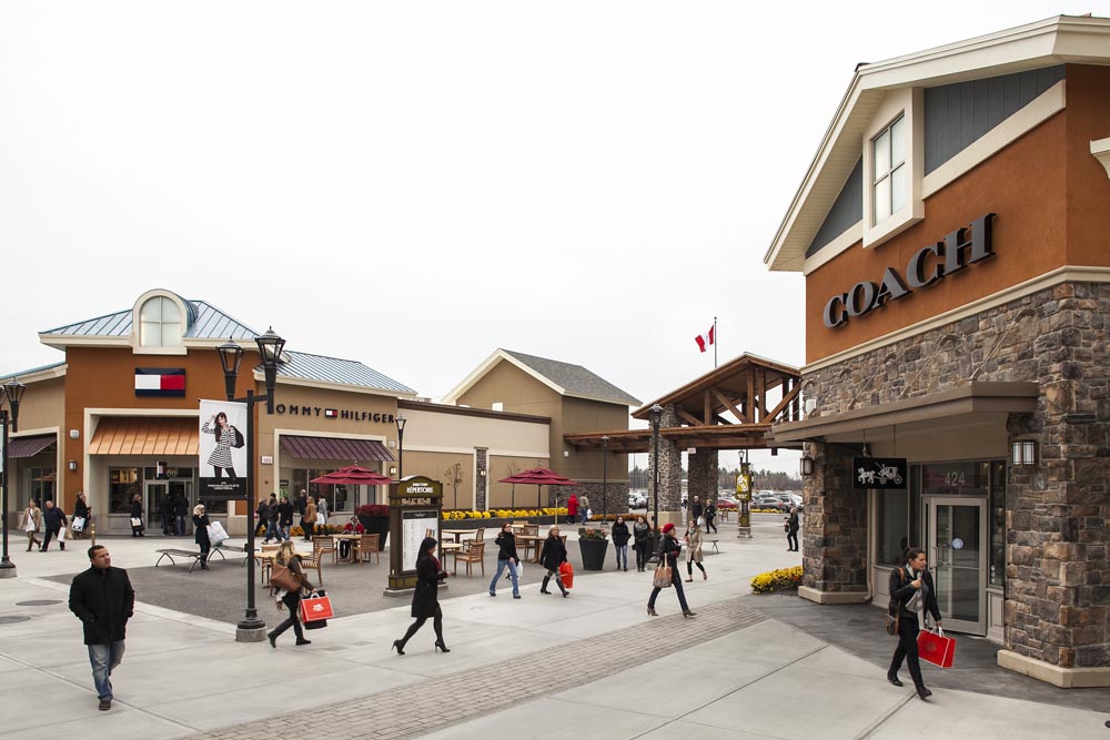 reebok premium outlets montreal