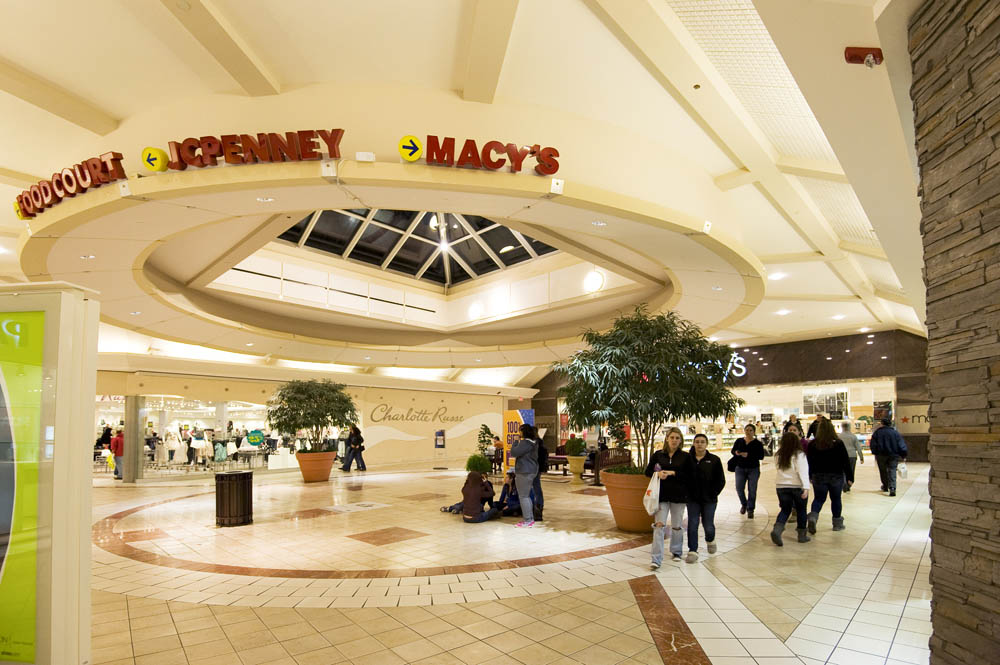 Do Business at The Mall of New Hampshire, a Simon Property. mall of new hampshire shoe stores