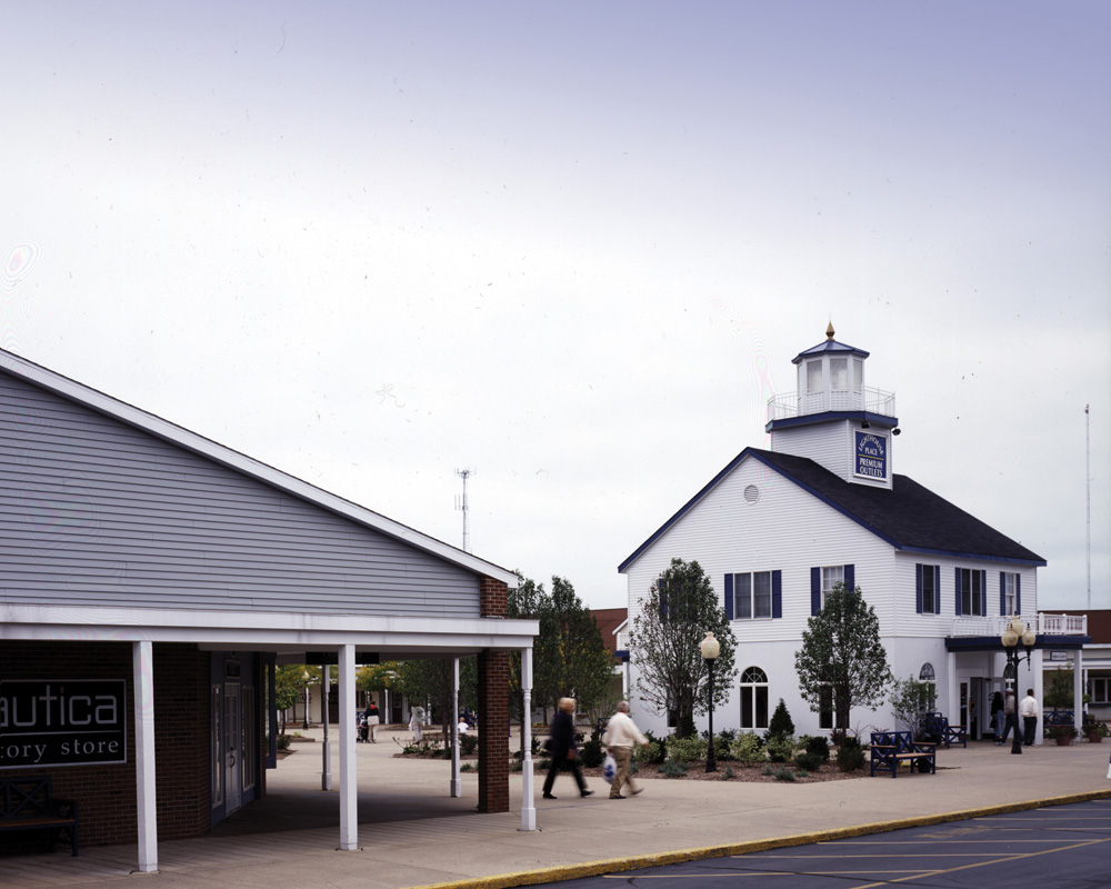 About Lighthouse Place Premium Outlets 