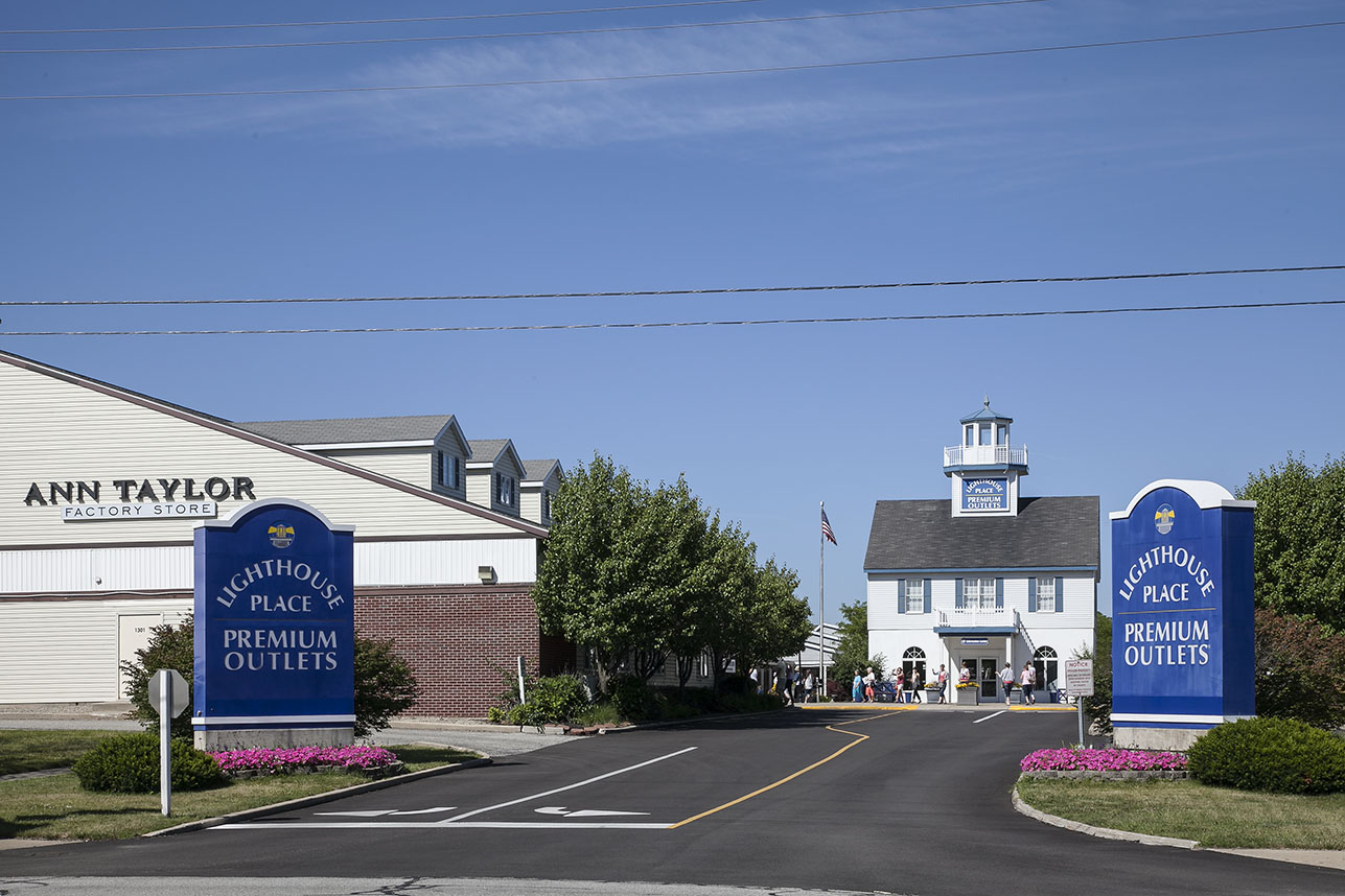 About Lighthouse Place Premium Outlets 