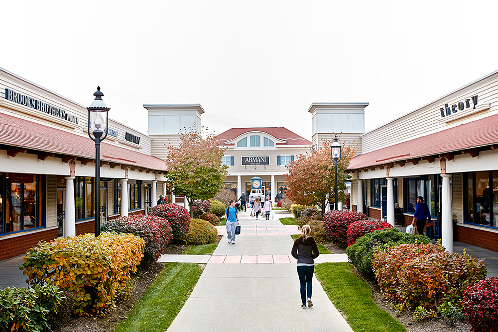 armani premium outlets