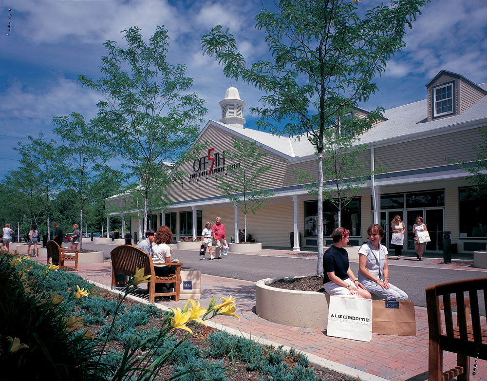 About Aurora Farms Premium Outlets® - A 