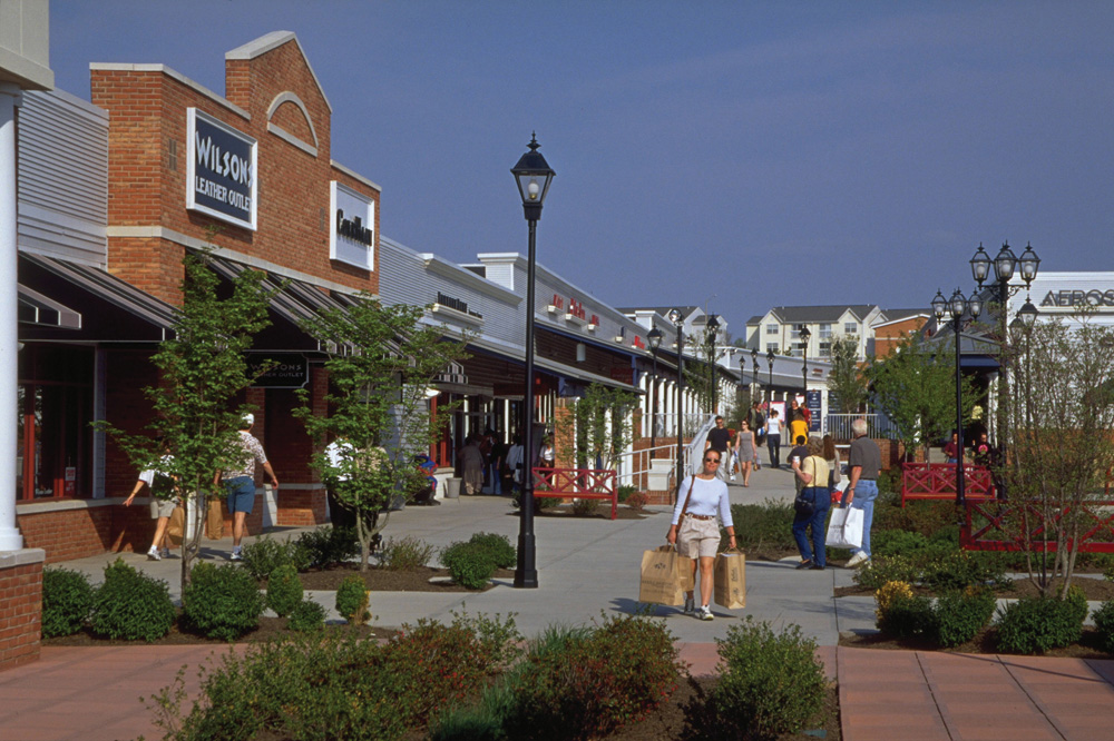 About Leesburg Premium Outlets® - A 