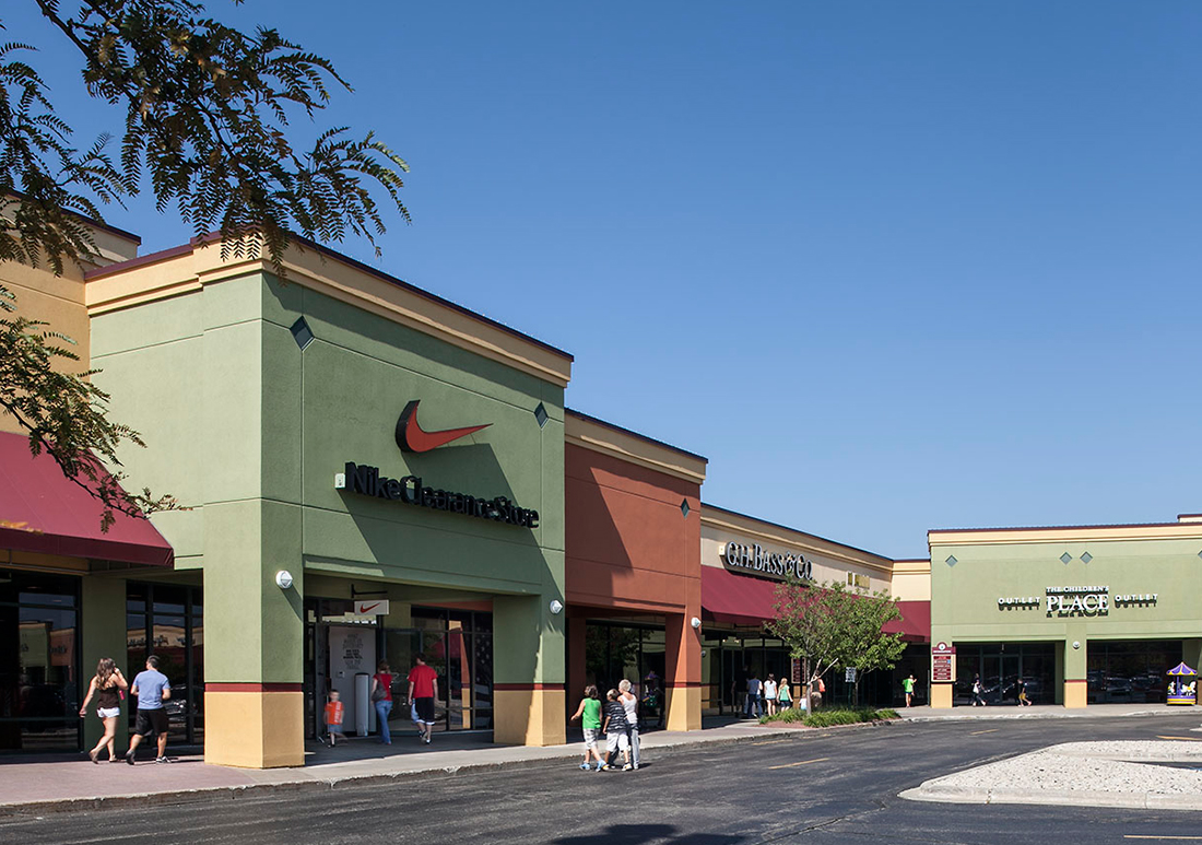 About Johnson Creek Premium Outlets A Shopping Center In